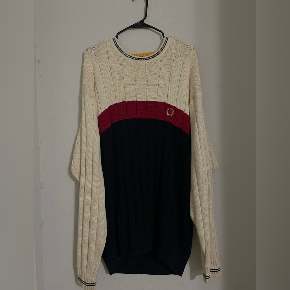 Vintage 90s Preppy Streetwear-Tommy Hilfiger 
cream/red/navy sweater